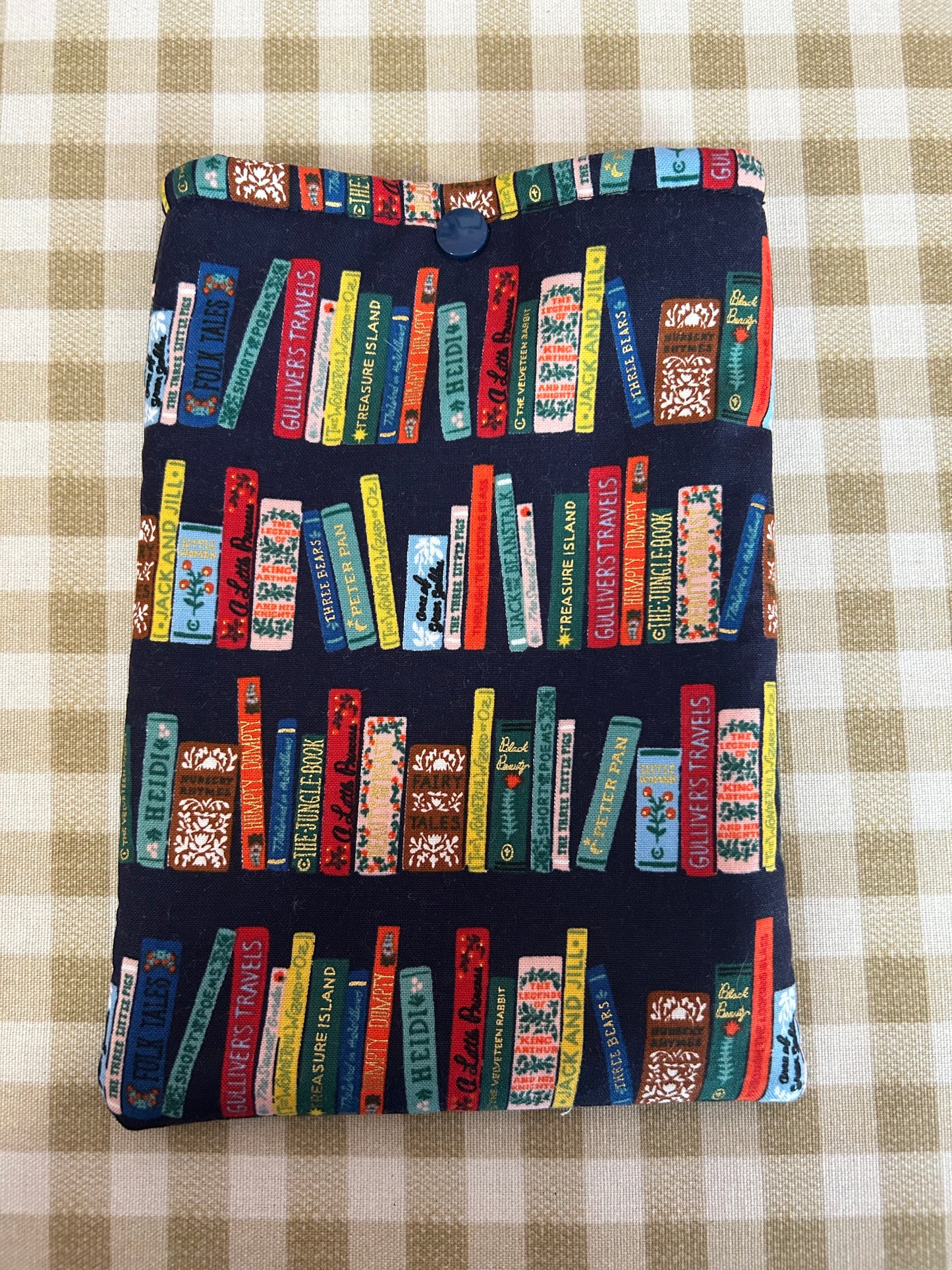 Snap Kindle Case - Navy Bookshelf