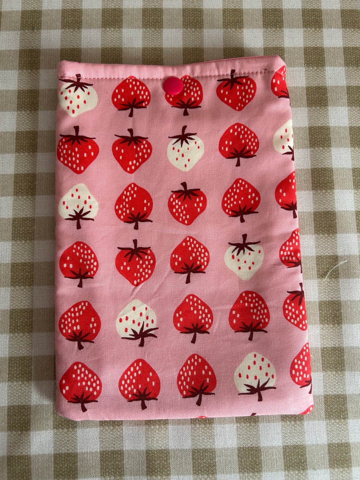 Snap Kindle Case - Strawberry