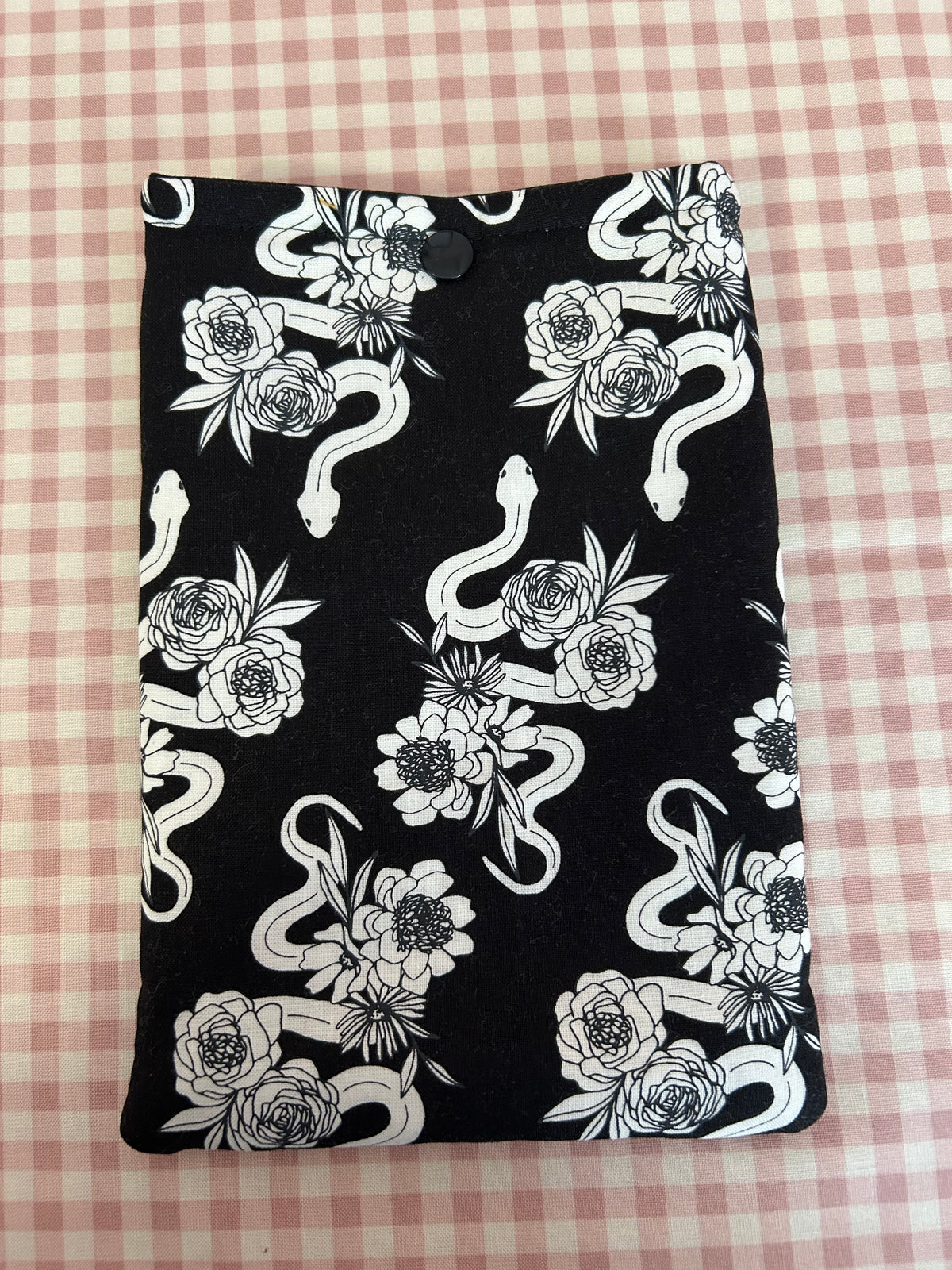 Snap Kindle Case - Black Snake