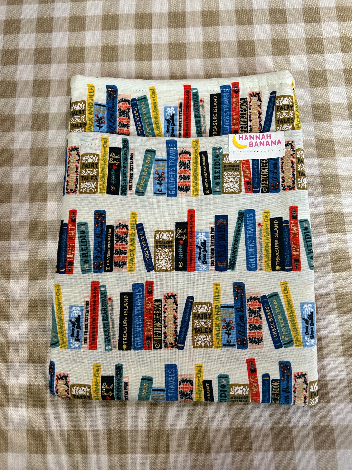Medium Book Sleeve - Cream Bookshelf