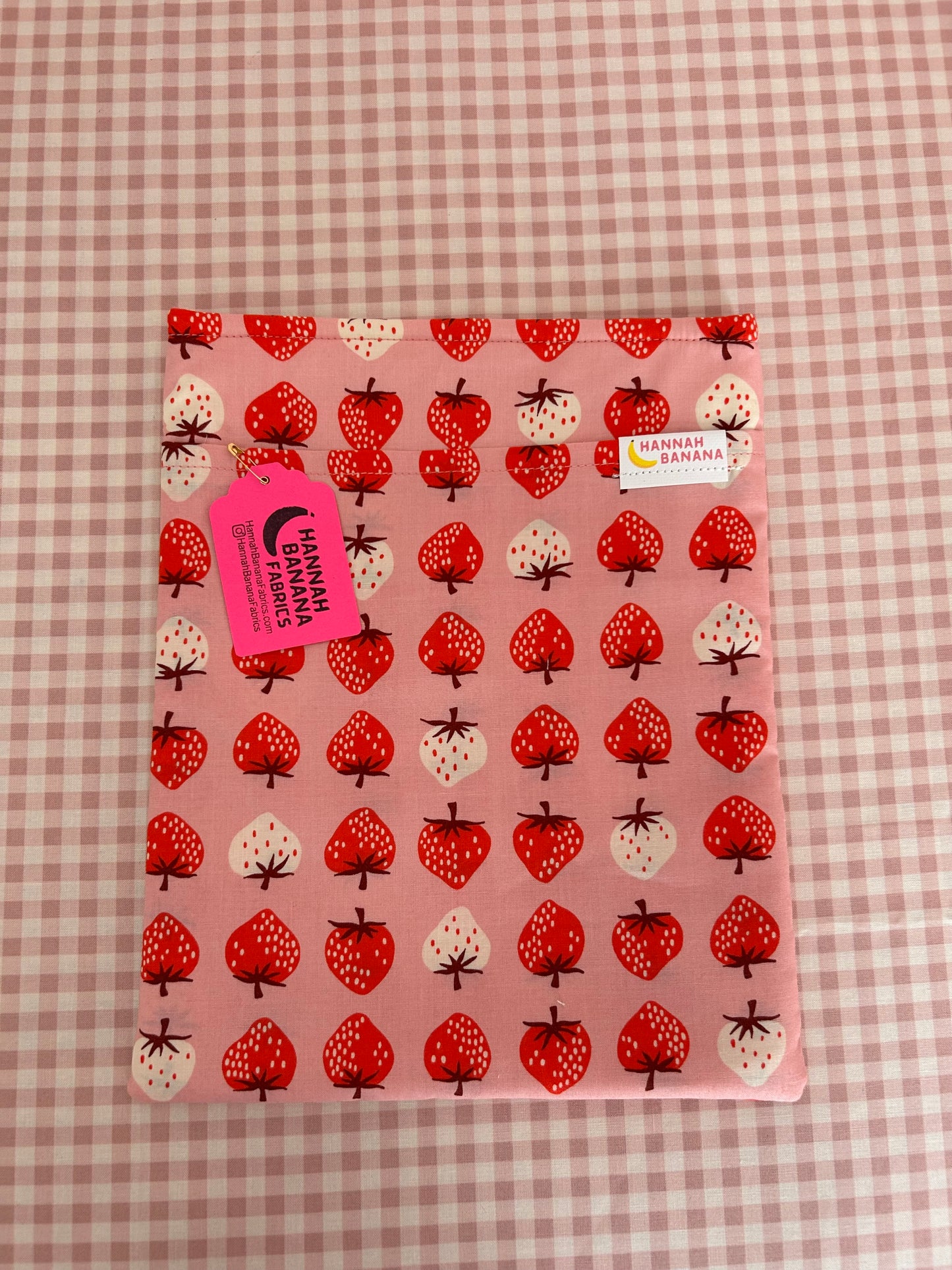 XL Book Sleeve - Strawberry