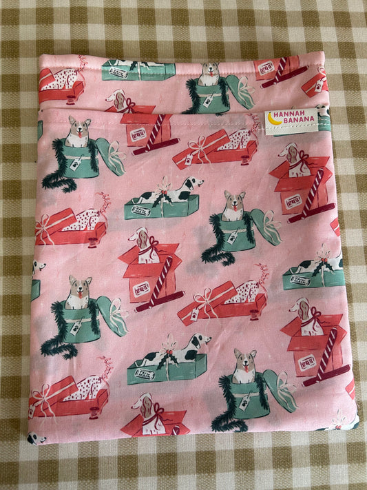 XL Book Sleeve - Pink Christmas Dogs