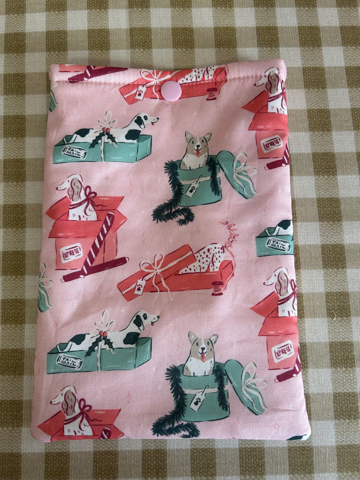 Snap Kindle Case - Pink Christmas Dogs