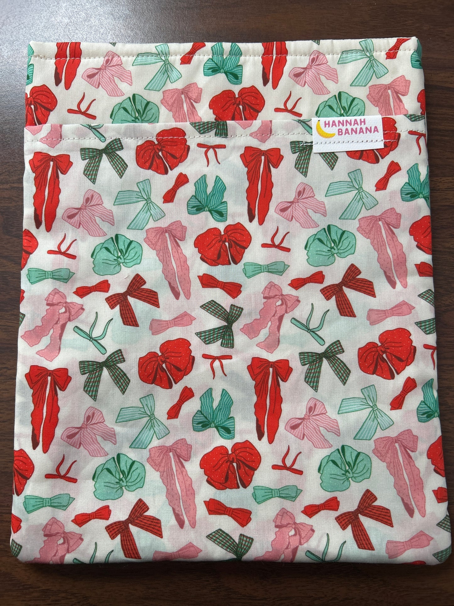 XL Book Sleeve - Christmas Bows