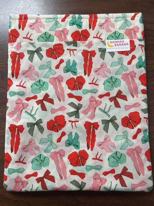 XL Book Sleeve - Christmas Bows