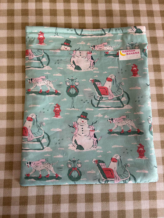 XL Book Sleeve - Mint Christmas Dogs
