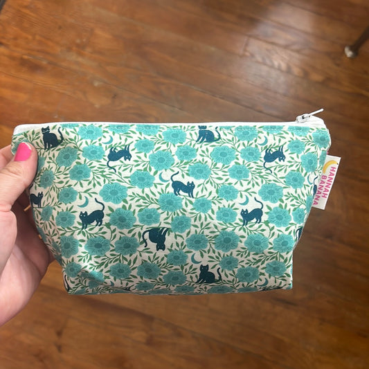 Triangle Pouch - Teal Cats