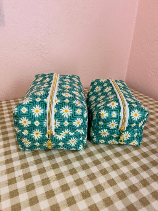Jumbo Boxy Pouch - Green Daisy
