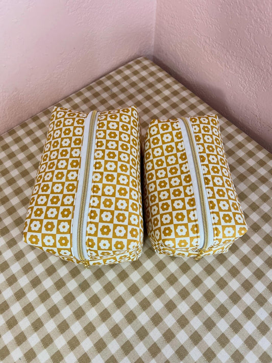 Jumbo Boxy Pouch - Gold Check