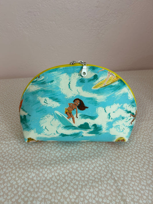 Clamshell Pouch - Surfer Girl