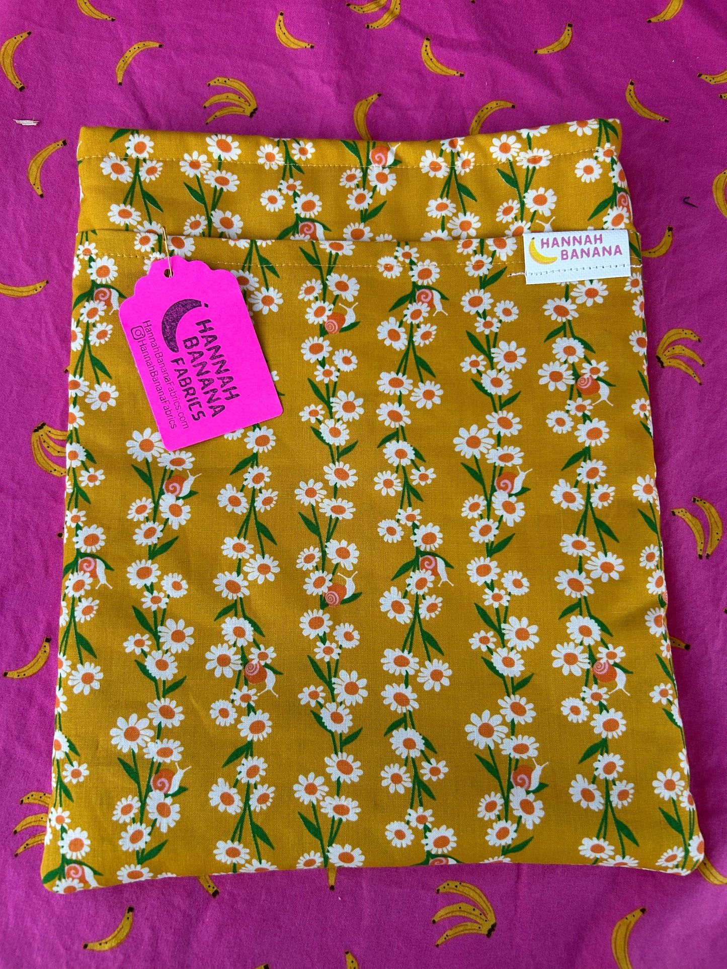 XL Book Sleeve - Gold Daisy